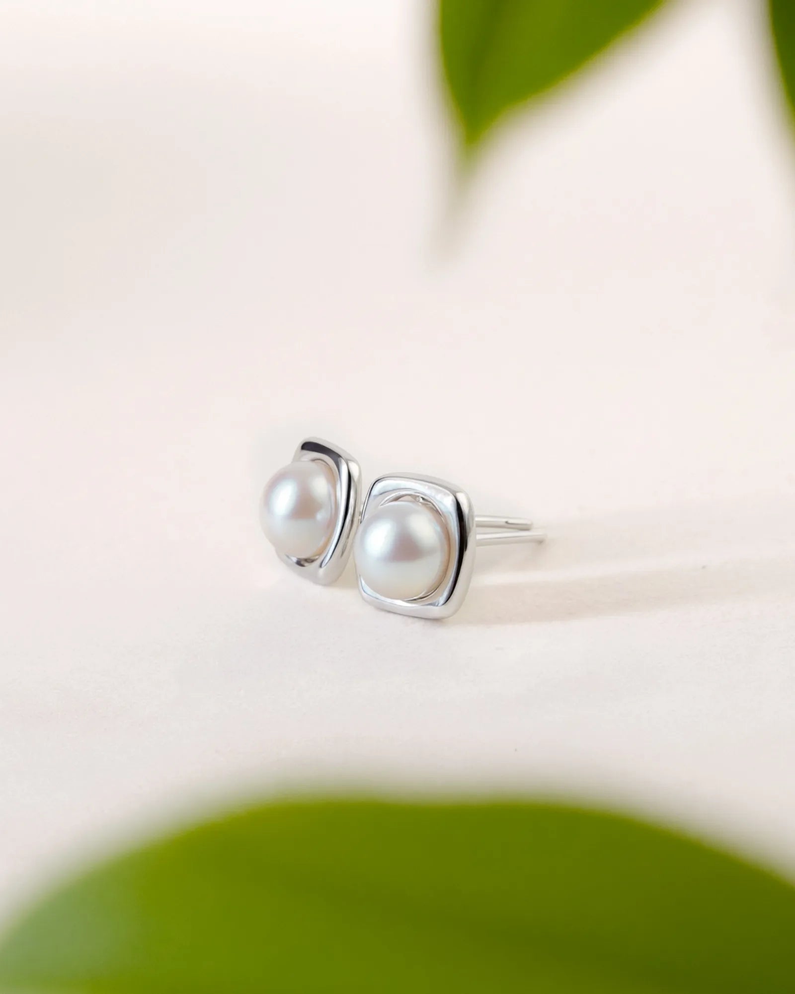 Luna Pearl Studs