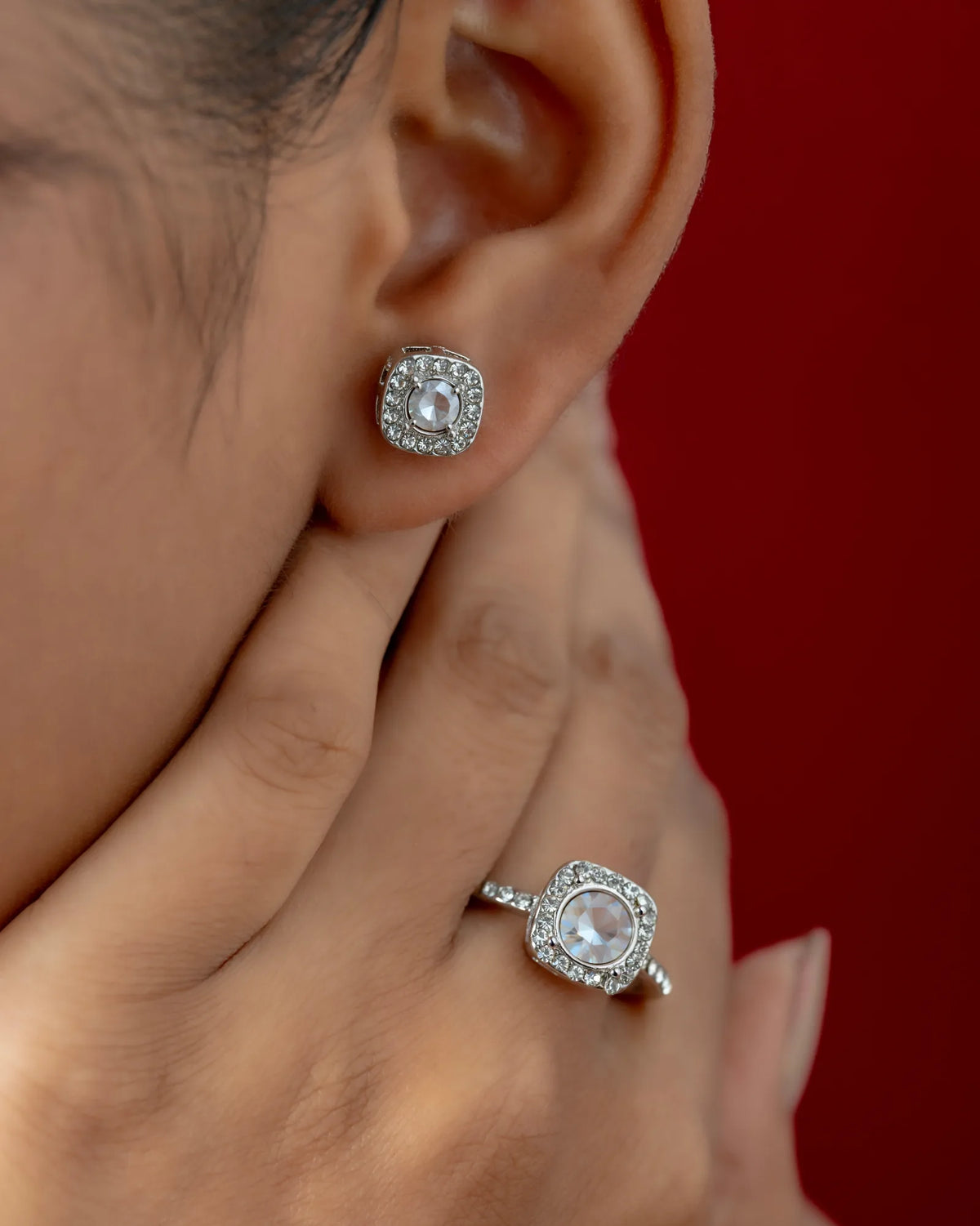 Regal Halo Jewelry Set